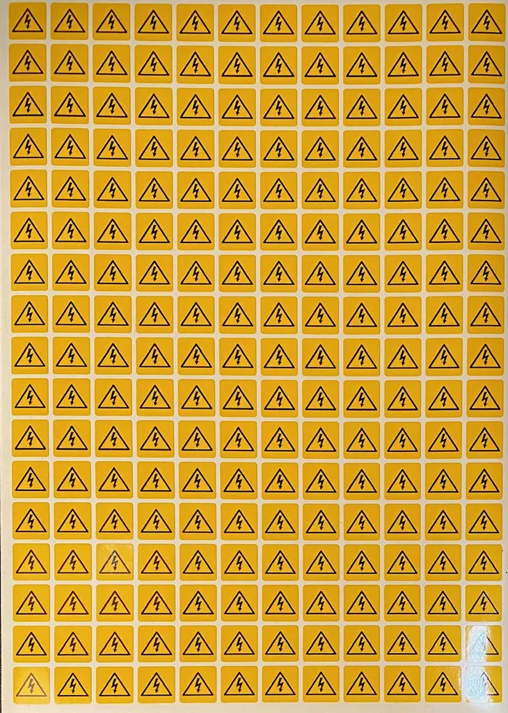 Tarra jännite / vaara pieni 15*15mm arkilla 204 kpl keltainen tarra musta teksti - A4 4-väri Muotoonleikatut tarrat - TARJAnnite1 - 1