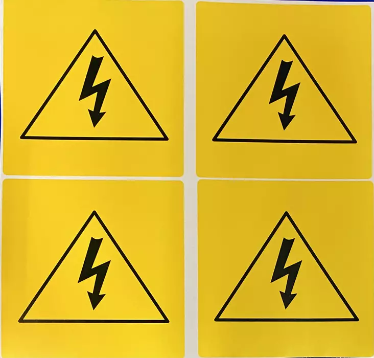 Tarra Jännite / vaara 100x100mm arkilla 4 kpl keltainen tarra musta teksti - A4 4-väri Muotoonleikatut tarrat  - TarJAnnite3 - 1