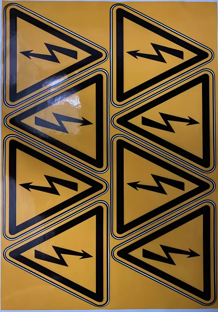 Tarra Jännite/vaara kolmio 8 kpl arkilla - A4 4-väri Muotoonleikatut tarrat  - TARJAnnite6 - 1