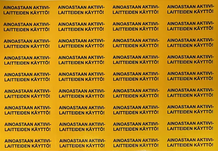 Ainoastaan aktiivilaitteiden käyttö kelta/musta - A4 4-väri Muotoonleikatut tarrat  - TARaktiivilaite - 1