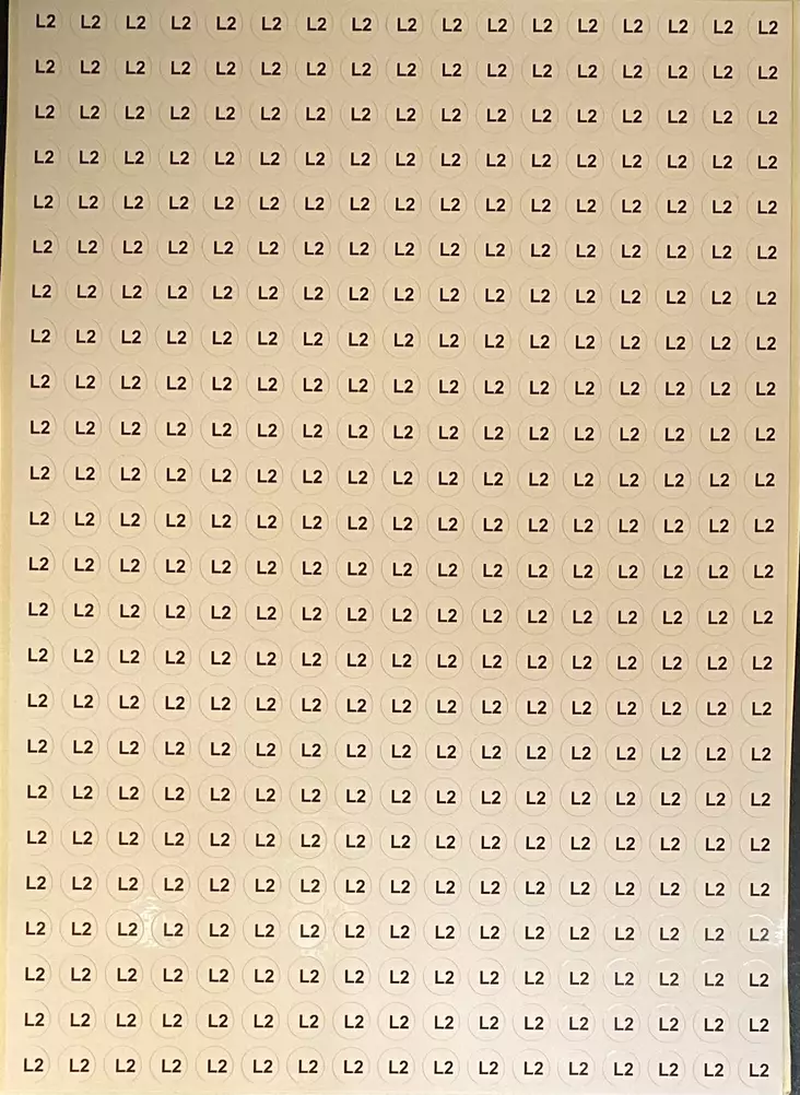 Tarra pyöreä L2 valkoinen / musta teksti 408kpl arkilla - A4 4-väri Muotoonleikatut tarrat - TARL2PyOreAA4arkki - 1