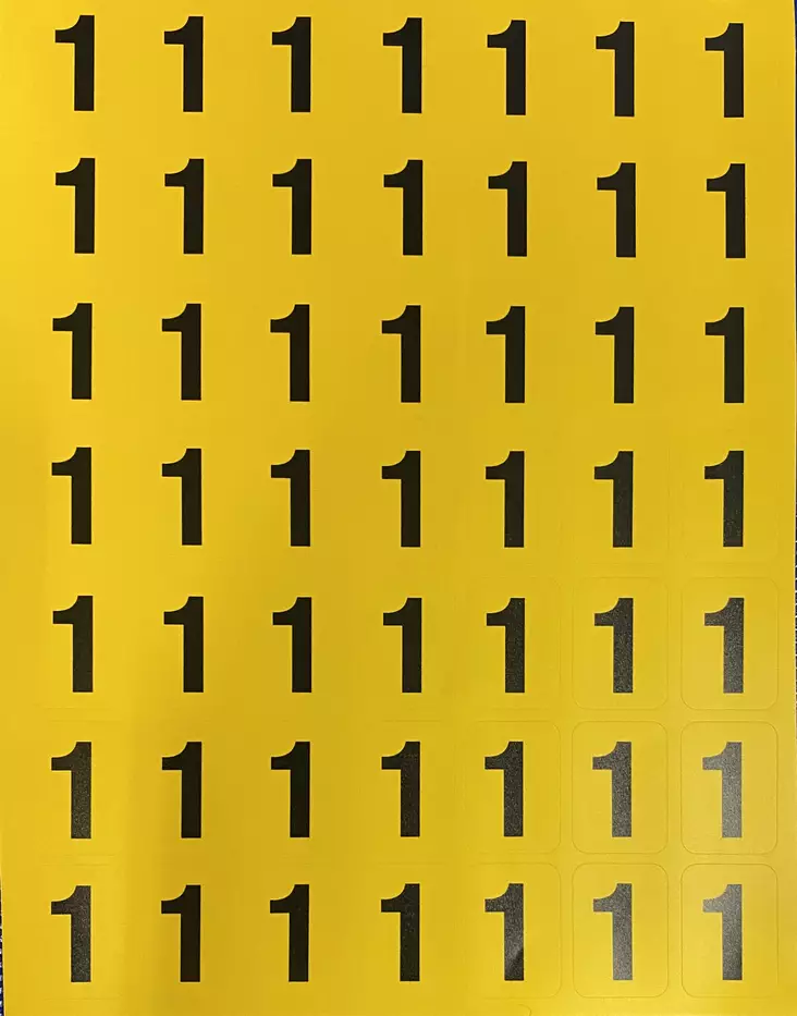 Tarra kelt.pohja musta nro1 25*20mm 49kpl/arkki - A4 4-väri Muotoonleikatut tarrat - TARnro1kelt - 1