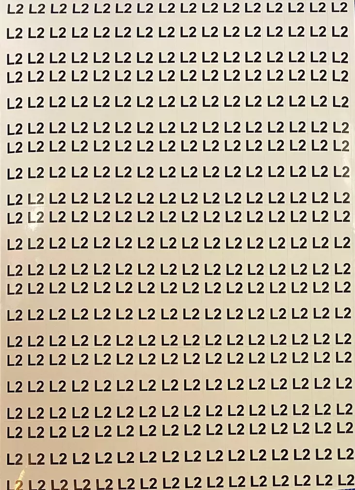 Tarra L2 valk. musta teksti 13*41mm 105kpl/arkki - A4 4-väri Muotoonleikatut tarrat  - TARL2leikattu - 1