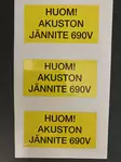 Tarra ABB => Huom! Akuston jännnite 690V - A4 4-väri Muotoonleikatut tarrat  - TARakusto690V - 1